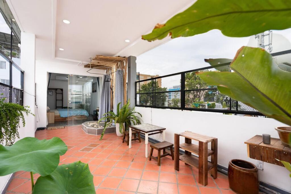 Chilling Rooftop Flat At District 1 Căn hộ *